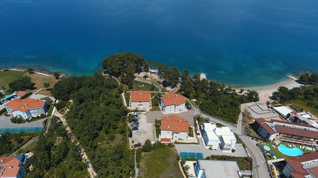 Apartments Mare & Mons Deluxe Malinska Exteriör bild